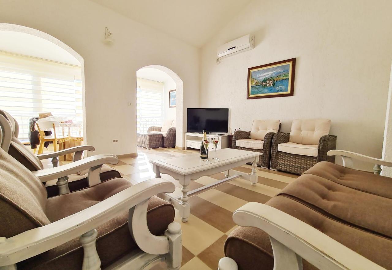 Live By The Sea, Bijela Apartman Rake Kültér fotó