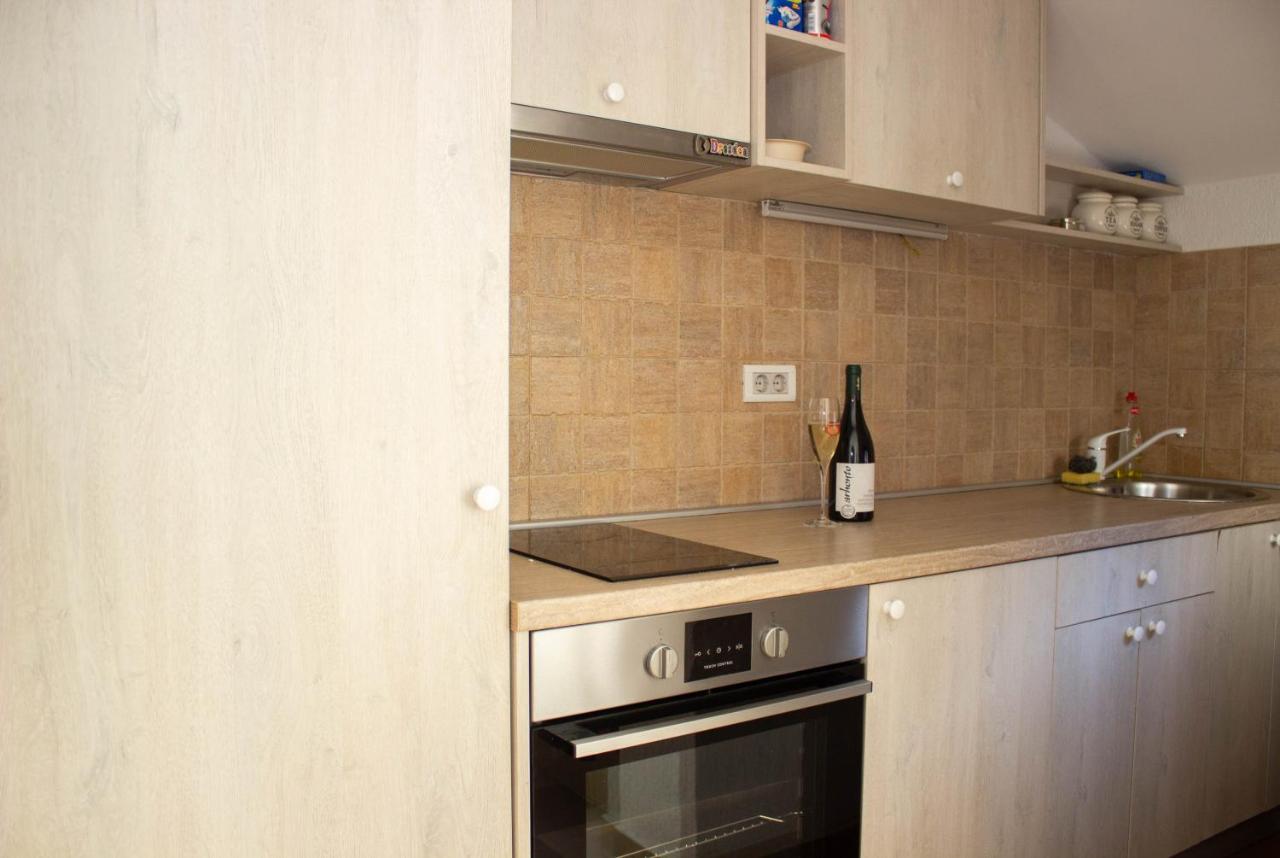 Live By The Sea, Bijela Apartman Rake Kültér fotó