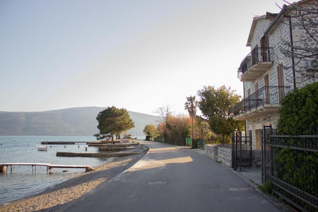 Live By The Sea, Bijela Apartman Rake Kültér fotó