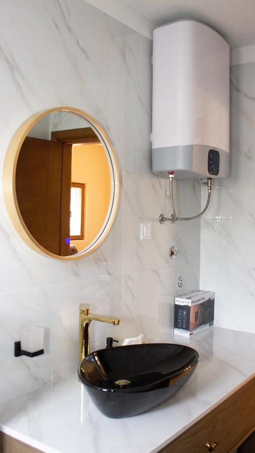 Live By The Sea, Bijela Apartman Rake Kültér fotó